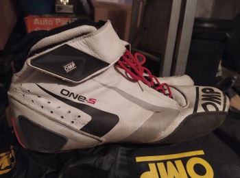 Omp one blancos talla 42