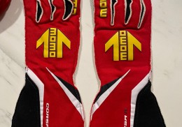 Guantes momo  corsa ( sin estrenar) 