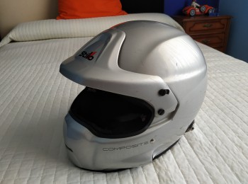 Pack completo, casco stilo, hans stand 21, buzo, ropa interior, botas 