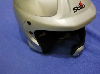 Vendo todo el juego  con casco  y hans incluido