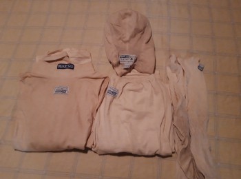 Se vende mono y equipación int