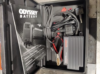 Batería odissey y cargador