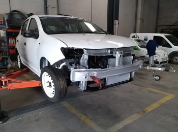 Se vende dacia sandero ex-copa - 7000€ negociables