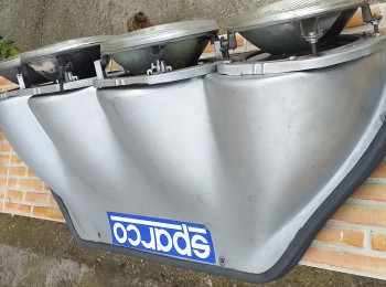 Parrilla de faros 205 