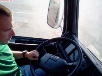 Se ofrece chofer de camiones y trailers