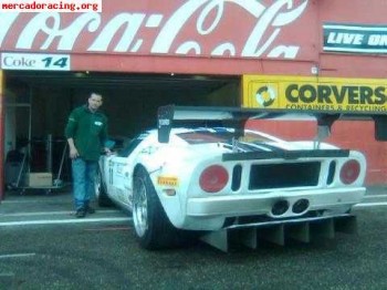 Se ofrece conductor, camiones y trailers.