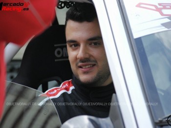 Se ofrece copiloto temporada 2016.