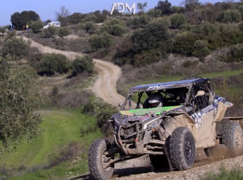 Se ofrece copiloto nacional de asfalto y tierra