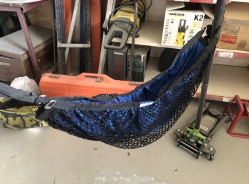 Red porta cascos sparco está como nueva 