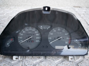 Cuadro velocímetro peugeot 106 gti.