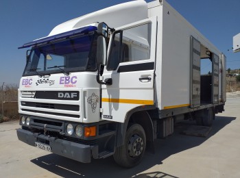 Camion daf 170 para asistencia con bola de remolque