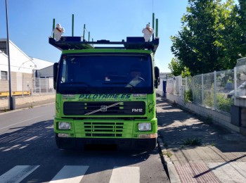 Portacoches volvo fm12con remolque