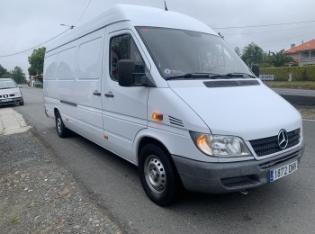 Se vende furgoneta de asistencia