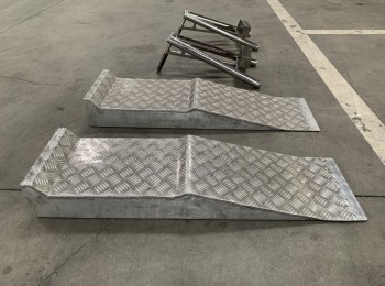 Se venden ramplas de aluminio y caballetes de acero inox