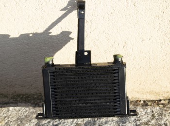 Se vende radiador de aceite para vehículos psa