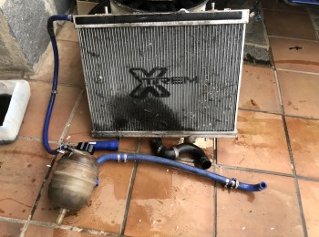 Radiador de  aluminio y ventilador de 206