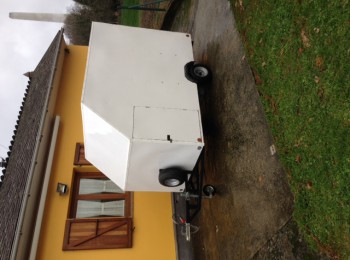 Remolque cerrado jucal