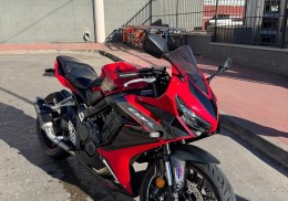 Honda cbr 650r con mantenimiento hasta 12/2026