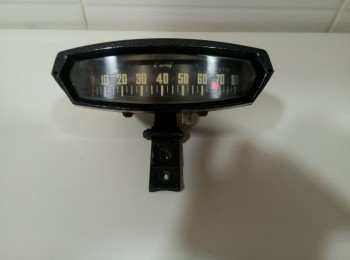 Cuentarevoluciones coche clásico