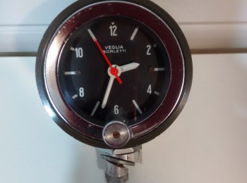Reloj coche clásico
