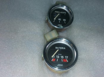 Relojes de bateria y presion de aceite de la epoca