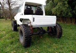 Suzuki samurai v8
