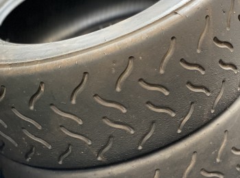 Slicks hankook t71