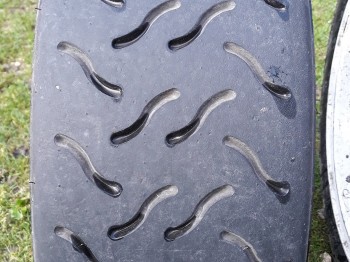 Lote de 4 ruedas de competición hankook en 15