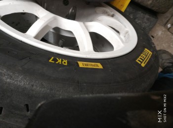 Neumáticos 15 asfalto seco y agua mojado