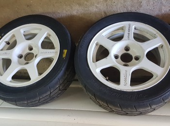 Neumáticos mixtos hankook y llantas trofeo saxo