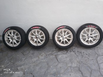 Se venden neumáticos mrf con una subida