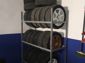 Se venden 24 neumaticos seco, mixto, agua extrema