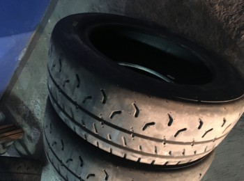 Se venden 2 neumaticos kumho k21