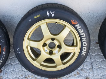 Se vende 2 neumaticos hankook z205 asimetricos compuesto medio t52 al 