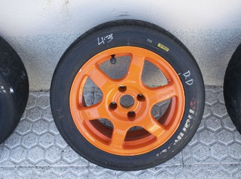 Se vende 2 neumaticos hankook z205 asimetricos compuesto blando t72