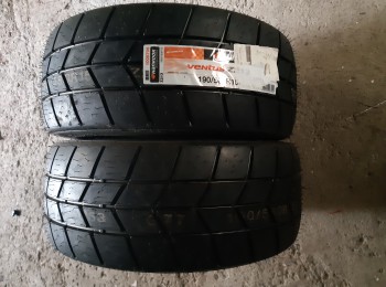 Hankook nuevas de agua y seco