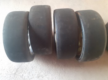 Se vende 4  eslis michelin  al 95% 19 ,57,r15