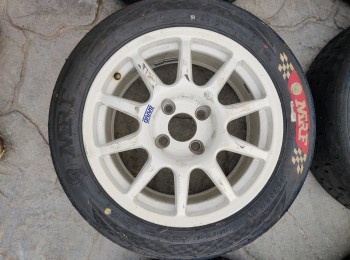 Neumáticos en 15   mrf de competición  asfalto