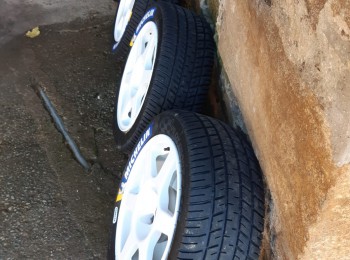 Neumáticos michelín agua extrema