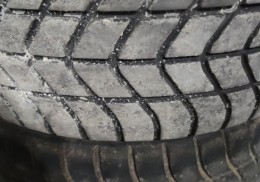 Slick pirelli agua 15