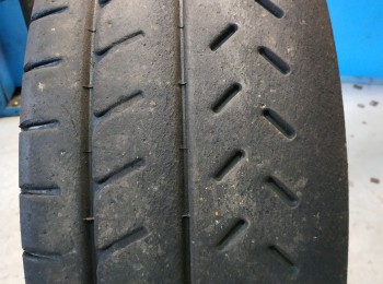 Michelin fia 21 semi nuevas y pirelli re llanta 16