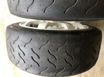 Slicks hankook t32 