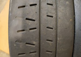 Neumáticos pirelli y mrf