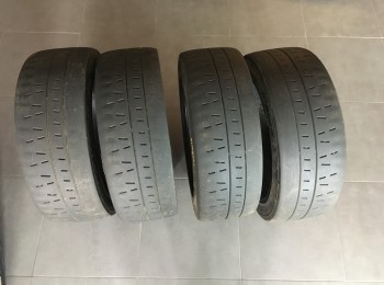 Slicks pirelli fia rkw7