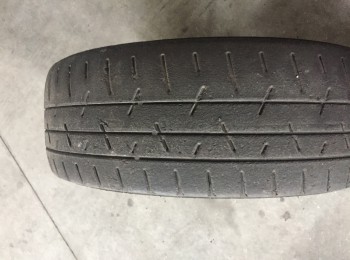 Se vende 2 hankook asimentrico fia 180/625/17 compuesto medio