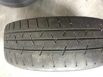 Se vende 2 hankook asimentrico fia 180/625/17 compuesto medio
