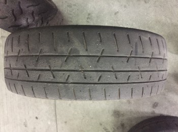 Se vende 2 hankook asimentrico fia 180/625/17 compuesto medio