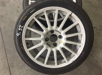 Se vende 2 hankook asimentrico fia 180/625/17 compuesto medio