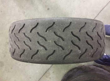 Se vende 2 hankook moldeadas en compuesto blando 190/625/17