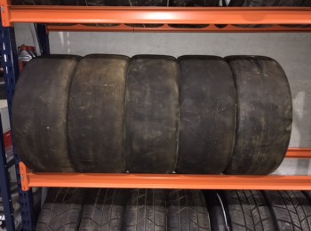 Slics dunlop de circuito en 17